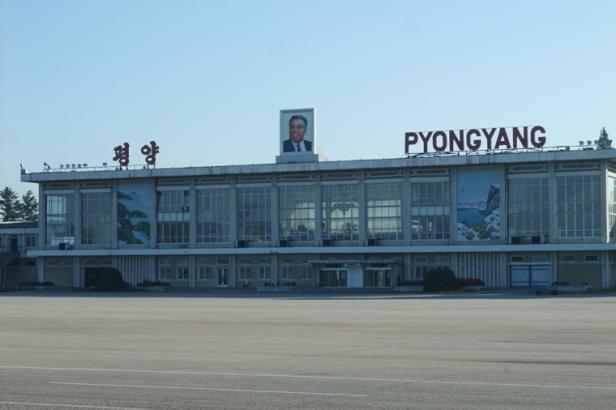 Koreja Veriore e ka arrestuar një amerikan në aeroport