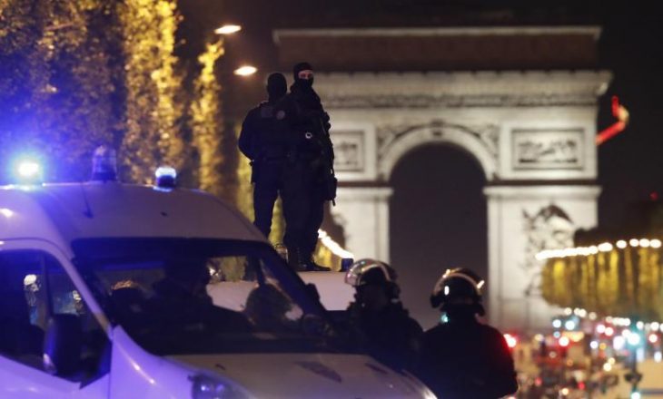 Policia e njihte vrasësin e policit në Paris