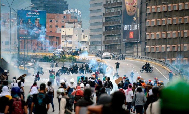 Intensifikohet dhuna në Venezuelë – 50 të vdekur në protesta