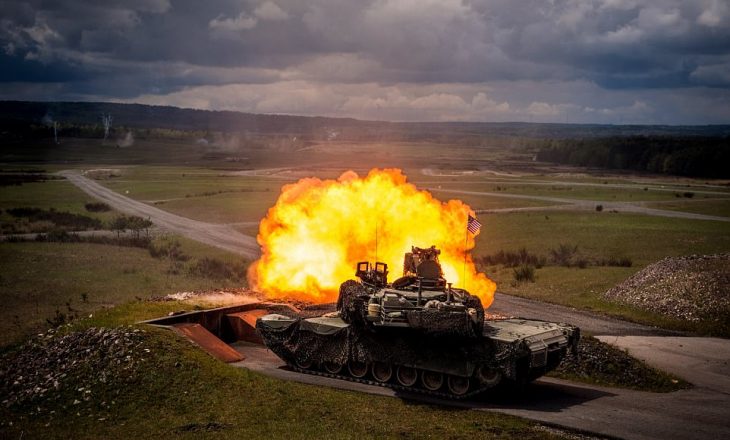 NATO dhe Rusia provojnë fuqinë e tankeve [foto]