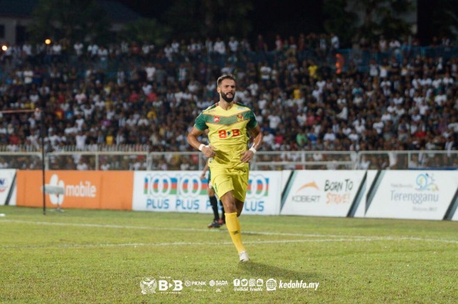 Futbollisti shqiptar që po bën histori në Malajzi