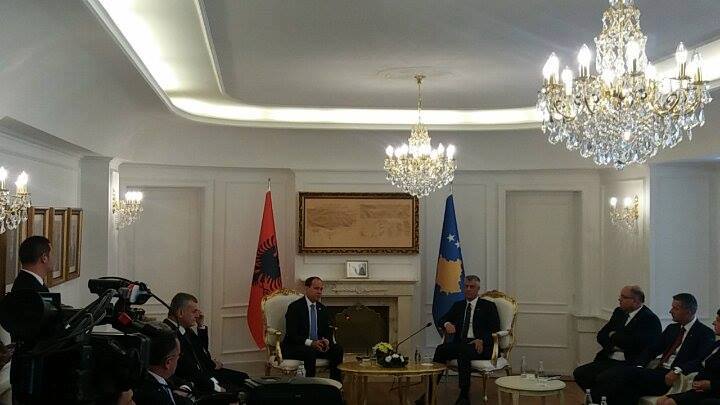Thaçi nderon Nishanin me ‘Urdhrin e Lirisë’