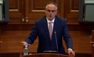 Përplasja mes Shaip Mujës dhe Kadri Veselit për Akademinë