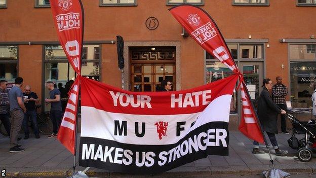 Triumfi i Manchester United, fitore kundër dhembjes