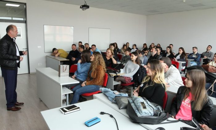 U mbajt debati “Toleranca ndërfetare, forcë e qytetarëve të Kosovës”