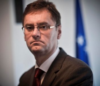 Cila ka qenë baza kushtetuese dhe politike për zgjedhjet e parakohshme në Kosovë?