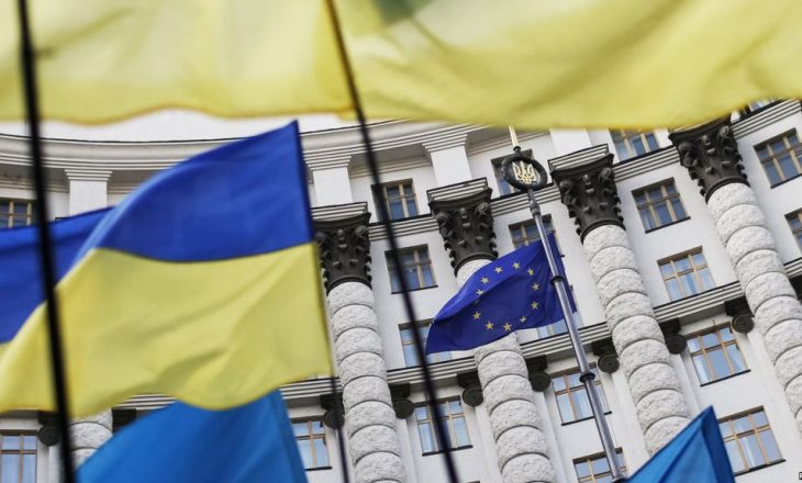 Sot nënshkruhet marrëveshja për udhëtimin pa viza për ukrainasit