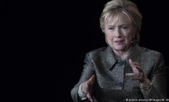Ku është Hillary Clinton?