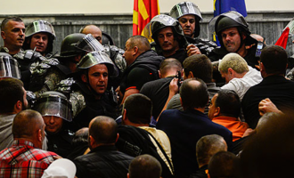 Arrestohen edhe disa të dyshuar për dhunën në Kuvendin e Maqedonisë