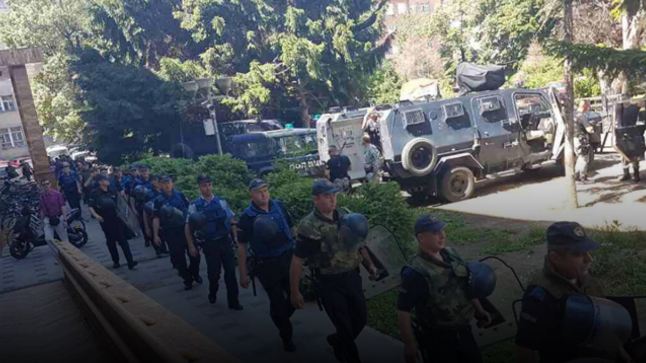 Forca të shumta policore rrethojnë Kuvendin e Maqedonisë