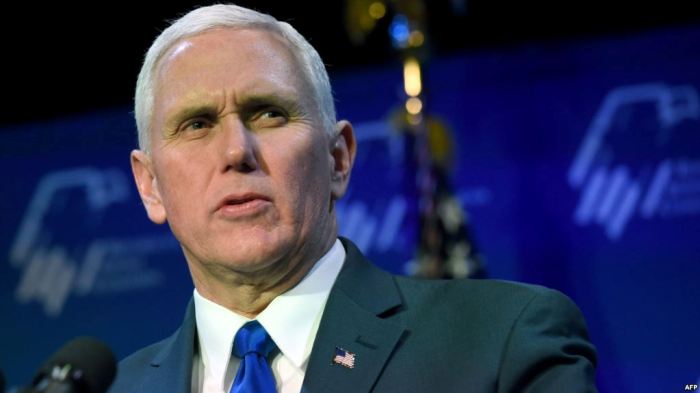 Studentët braktisin fjalimin e nënpresidentit Mike Pence