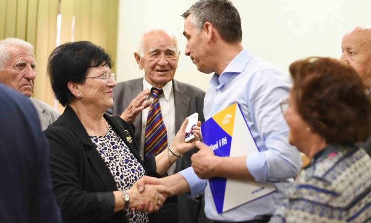 Veseli nis “fushatën”, premton deri në 200 euro pension