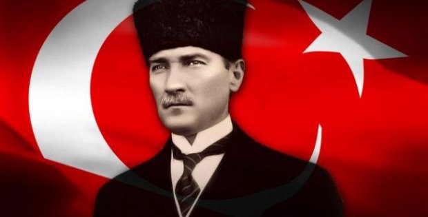 Turqia lëshon fletarrest për dy historianë – e fyen Ataturkun
