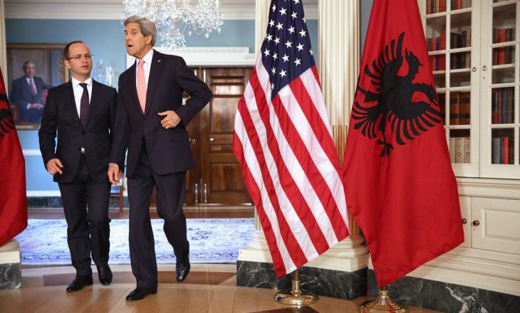 Ministri i Jashtëm thotë se shqiptarët nuk kanë pse ta shohin Rusinë si rrezik