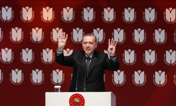 Erdogan rikthehet në krye të partisë, zotohet për luftimin e armiqve të Turqisë