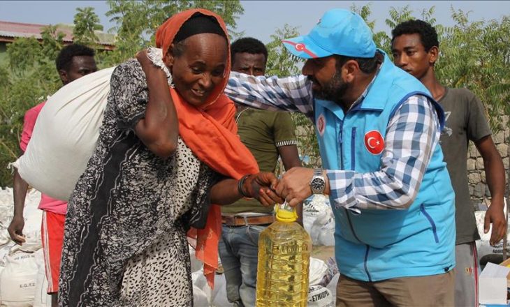 Turqia u jep ushqim 1,500 familjeve në Etiopi për nder të Ramazanit