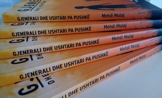 Promovohet romani “Gjenerali dhe ushtari pa pushkë”