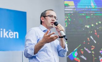 Hoti: Prishtina për katër vjet ka mësuar si nuk duhet qeverisur