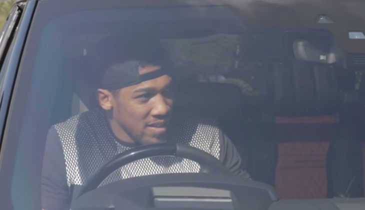 Joshua prezanton Range Roverin e ri në vlerë prej 178 mijë eurosh