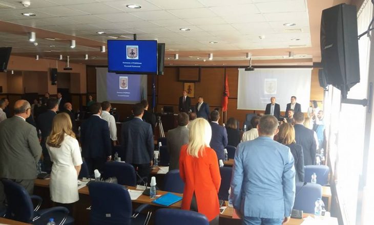 Komuna e Prishtinës mban një minutë heshtje për gazetarin e ndjerë Klaiqi
