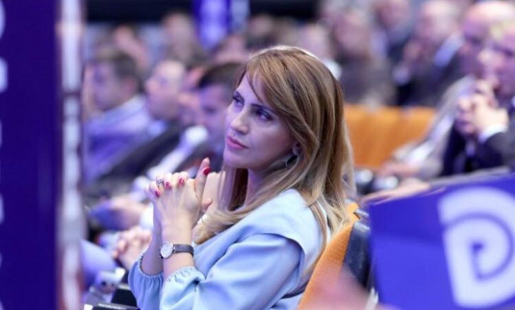 Fyerjet e sponsorizuara ndaj Majlinda Bregut, që demaskuan ‘Republikën e re’