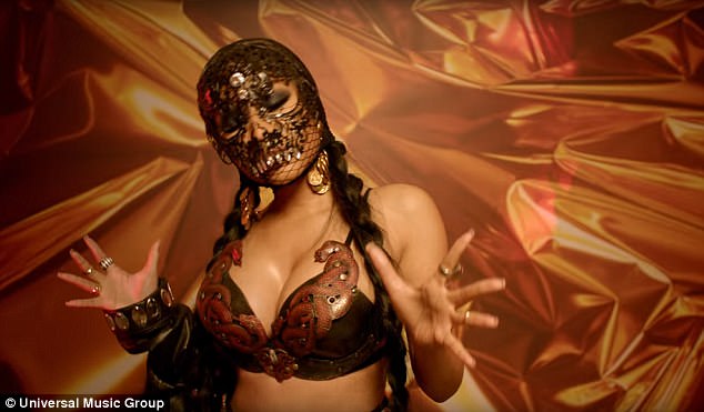 Nicki Minaj sjellë videoklipin e ri