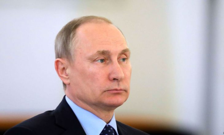 Putin i gatshëm të bashkëpunojë me Macronin