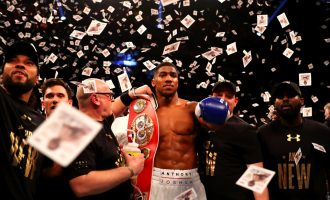 Pasi u bë kampion në boks, Anthony Joshua afër të bëhet kampion për nga pasuria