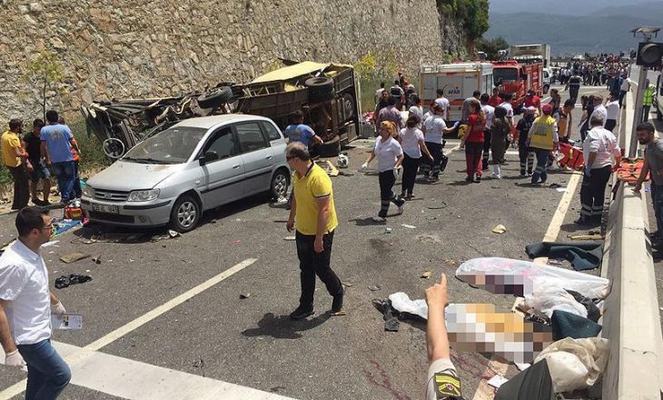 Aksident tragjik në Turqi, 20 turistë të vdekur