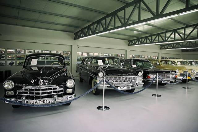 Muzeu që ruan kujtimin e makinave sovjetike