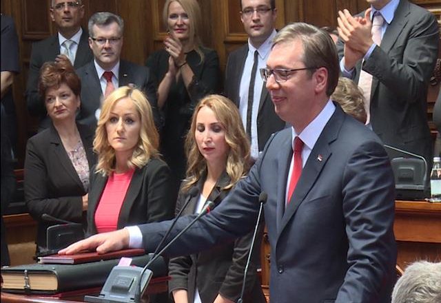 Vuçiqi betohet në kushtetutën që e parasheh Kosovën si territor të Serbisë