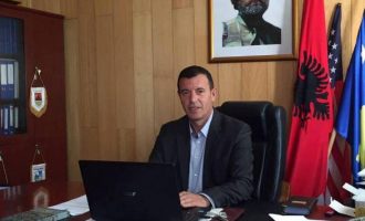 Gashi jep dorëheqje nga të gjitha funksionet brenda AAK-së