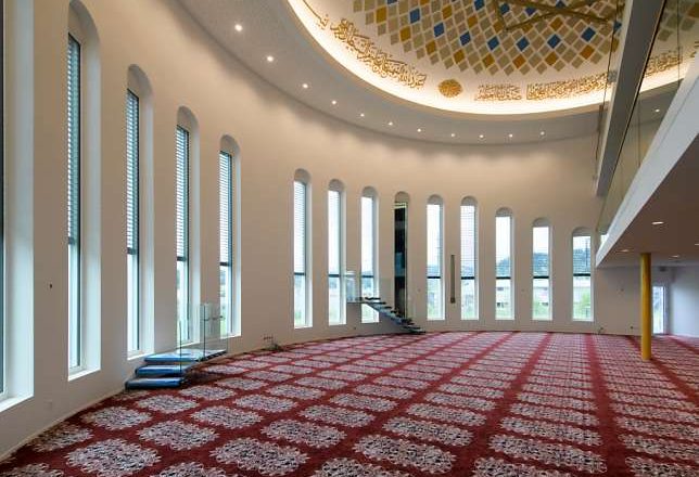 Xhamia pa minare e shqiptarëve të Zvicrës hapet të shtunën