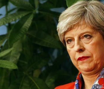 Votim shkatërrues për kryeministren Theresa May
