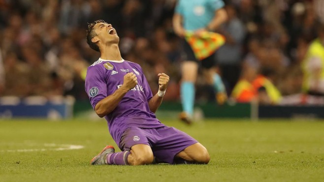 Ronaldo “prenoton” Topin e Artë