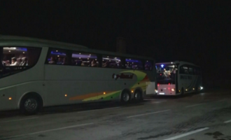 Qindra emigrantë kthehen për të votuar në Shqipëri, marrin mesazh kërcënues