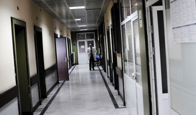Si u paguan kujdestaritë me 1,800 euro në spitalet e Kosovës, pa pasur dëshmi