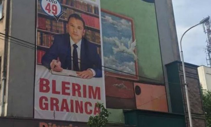 Kandidati i LDK-së vendos banerin mbi një vepër arti, reagon PDK