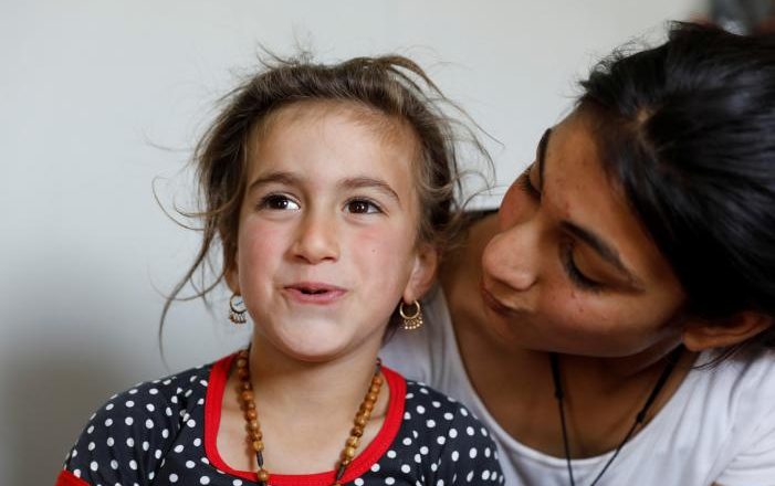 6-vjeçarja irakiane e rrëmbyer nga ISIS-i, kthehet te prindërit e saj pas tri vitesh