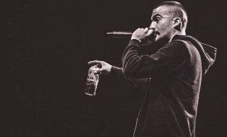 “Elineli nuk ka ndërru, por rrethanat” – reperi justifikon ndryshimin e stilit