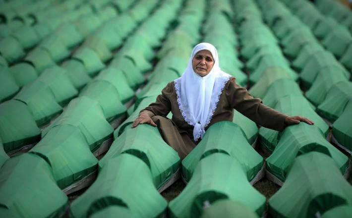 Nxënësit serbë të Bosnjës nuk do të mësojnë për gjenocidin e Srebrenicës