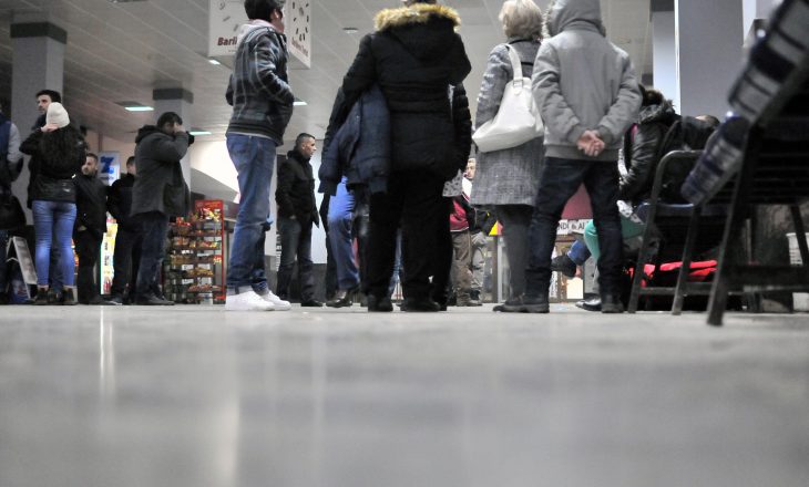 Dënohen vendet evropiane që nuk pranojnë refugjatë