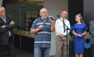 Zyrtarët e shtetit s’kanë kohë për Panairin e Librit  – hapet me një poezi të Çun Lajçit