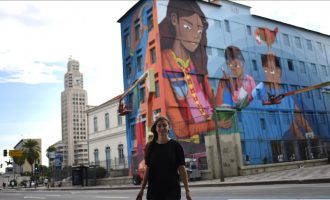 Artistja e re që shndërron muret në vepra arti