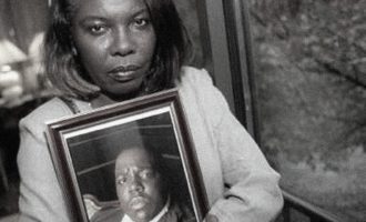 Nëna e B.I.G. akuzon motrat Kardashian për përdorim të fotografisë së birit