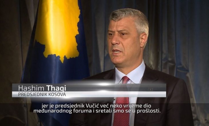 Thaçi flet shqip në televizionin serb