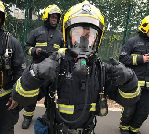 Pesë ditë pasi nisi punën, zjarrfikësja përballet me zjarrin në Londër