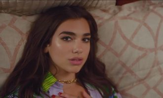 Dua Lipa artistja më e re që arrin 1 miliard klikime me “New Rules”