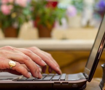 A po na bën Google të gjithëdijshëm?