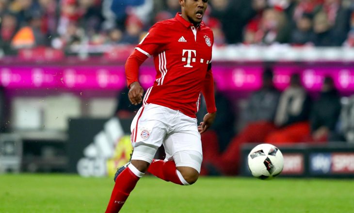 Bayern konfirmon largimin e Douglas Costas